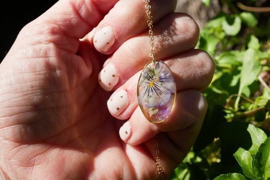 February birth month necklace, pressed birth flower jewelry, birthstone jewelry, pressed violet and amethyst necklace