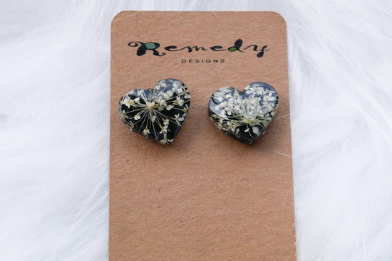 Pressed flower heart stud earrings, queen annes lace  flower earrings, botanical studs, black and white stud earrings