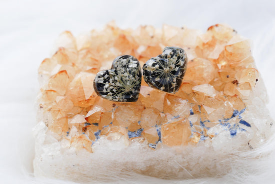 Pressed flower heart stud earrings, queen annes lace  flower earrings, botanical studs, black and white stud earrings