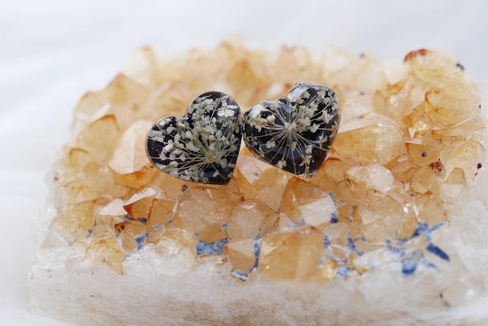 Pressed flower heart stud earrings, queen annes lace  flower earrings, botanical studs, black and white stud earrings