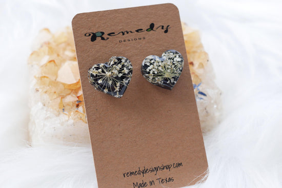 Pressed flower heart stud earrings, queen annes lace  flower earrings, botanical studs, black and white stud earrings