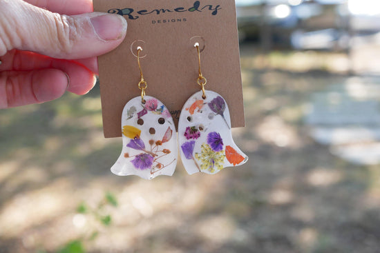 Pressed flower Halloween ghost earrings