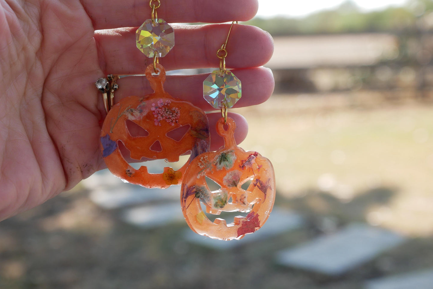 Pressed flower Halloween pumpkin earrings