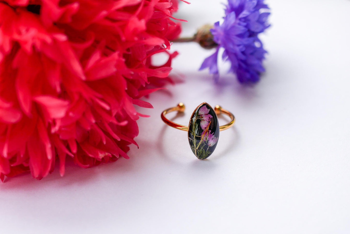 Nature-inspired pressed heather ring – adjustable stainless steel band