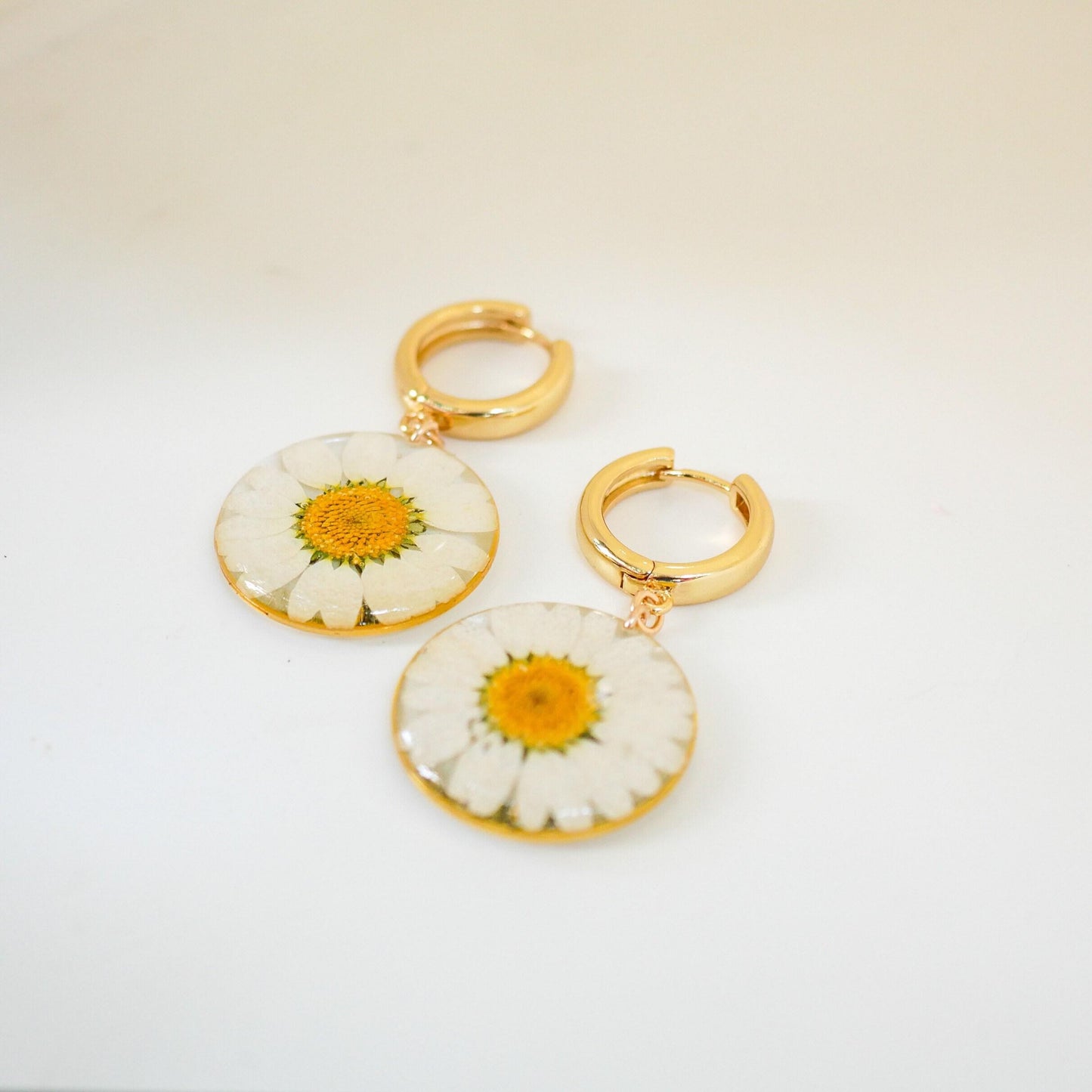 Pressed flower daisy earrings, real flowers,  hoop earrings,  terrarium earrings, real flower jewelry, botanical hoops