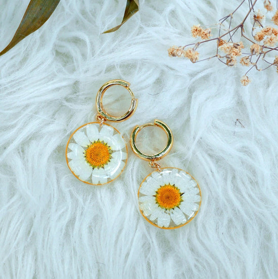 Pressed flower daisy earrings, real flowers,  hoop earrings,  terrarium earrings, real flower jewelry, botanical hoops
