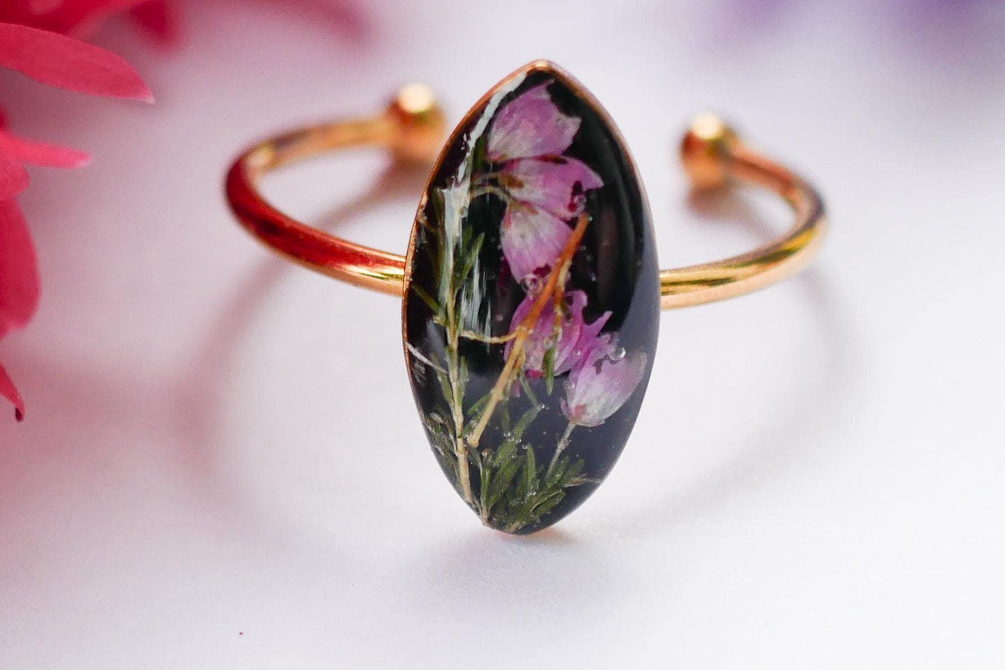 Nature-inspired pressed heather ring – adjustable stainless steel band