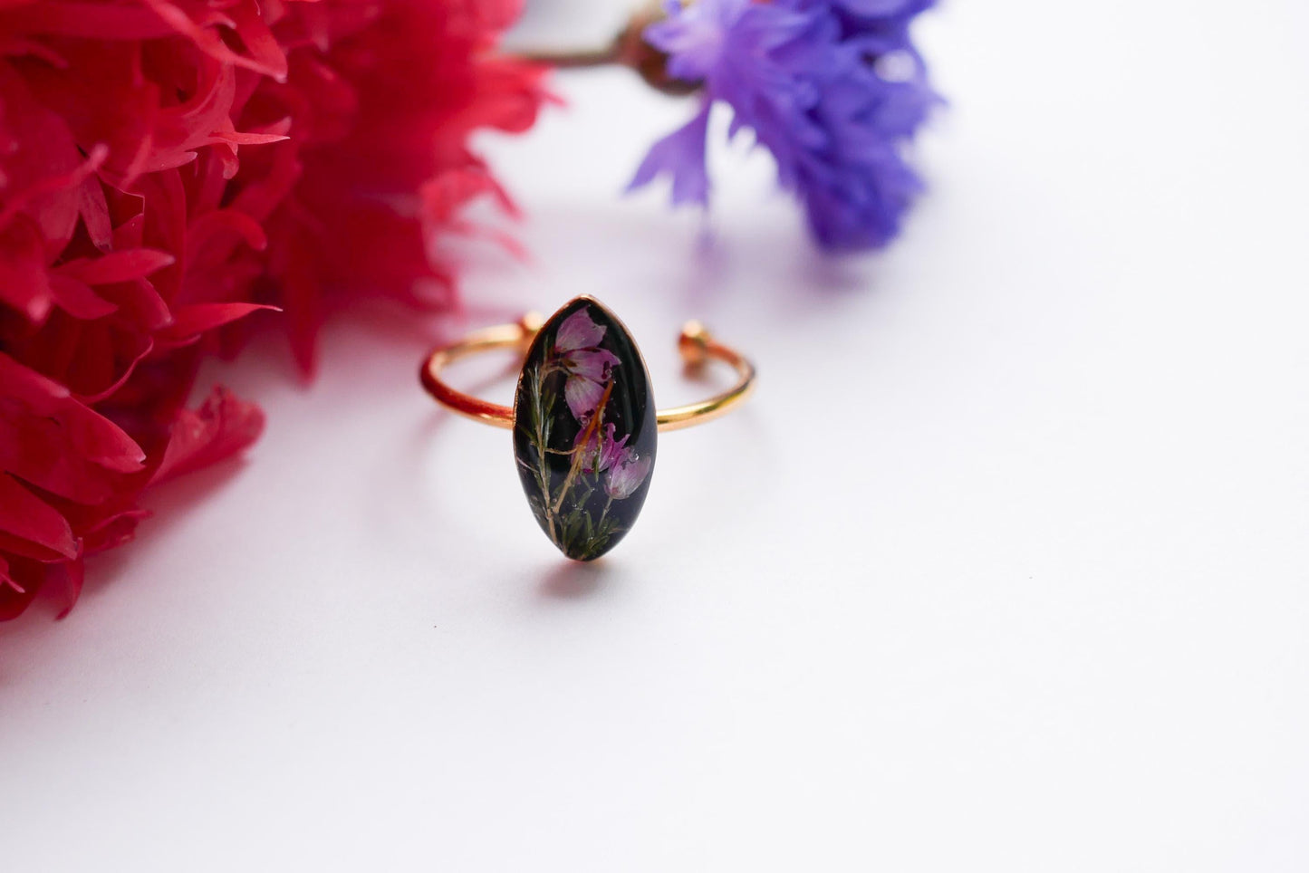 Nature-inspired pressed heather ring – adjustable stainless steel band