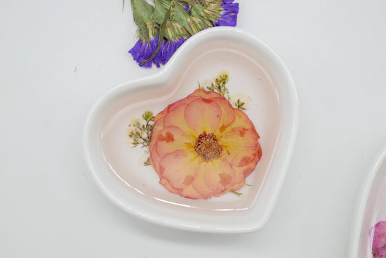 Pressed Rose Heart Ring Dish – Ceramic Trinket Dish | Resin Floral Jewelry Holder | Romantic Valentine’s Gift