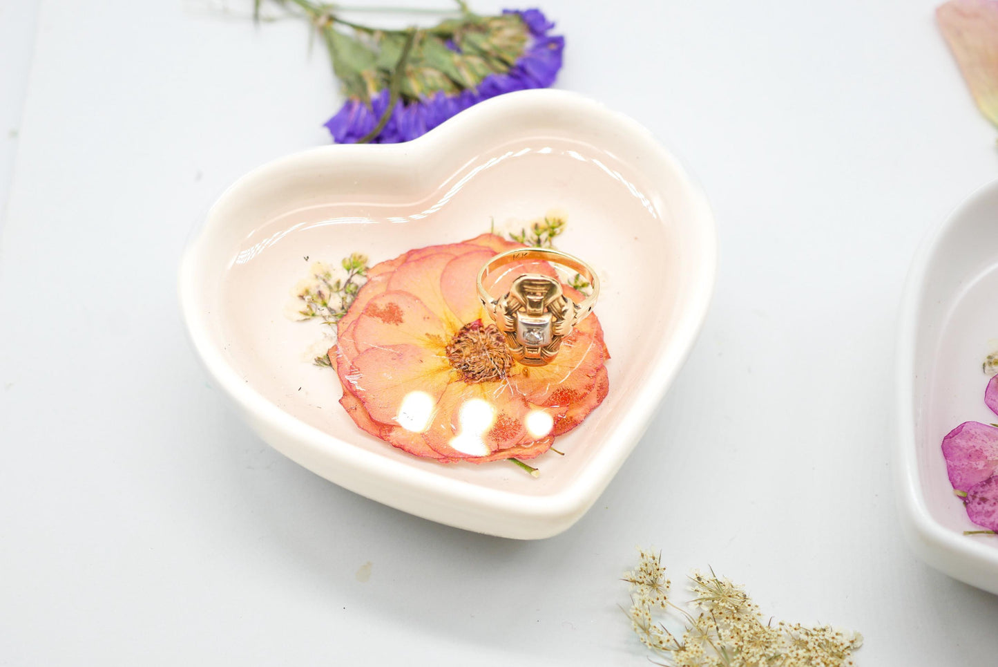 Pressed Rose Heart Ring Dish – Ceramic Trinket Dish | Resin Floral Jewelry Holder | Romantic Valentine’s Gift