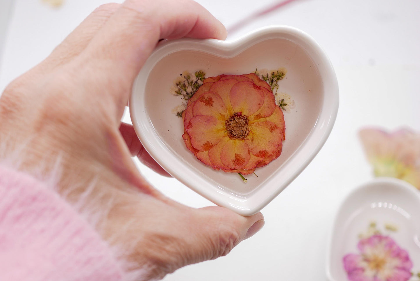 Pressed Rose Heart Ring Dish – Ceramic Trinket Dish | Resin Floral Jewelry Holder | Romantic Valentine’s Gift