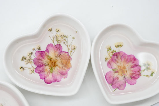 Pressed Rose Heart Ring Dish – Ceramic Trinket Dish | Resin Floral Jewelry Holder | Romantic Valentine’s Gift