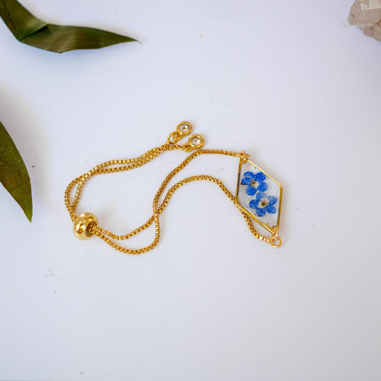 Forget me not  bracelet, real flower bracelet, pressed flower jewelry, memorial bracelet. something blue jewelry, terrarium bracelet, dainty