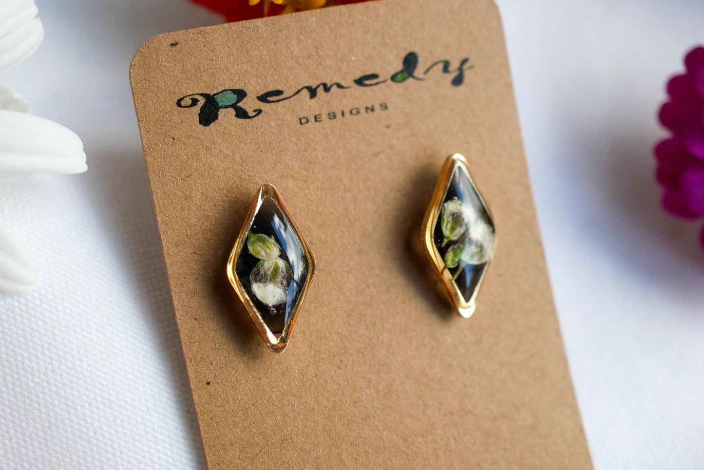 Tiny Baby’s Breath Stud Earrings – Black & White Resin Earrings – Diamond-Shaped Floral Studs – Gold or Silver – Hypoallergenic Gift for Her