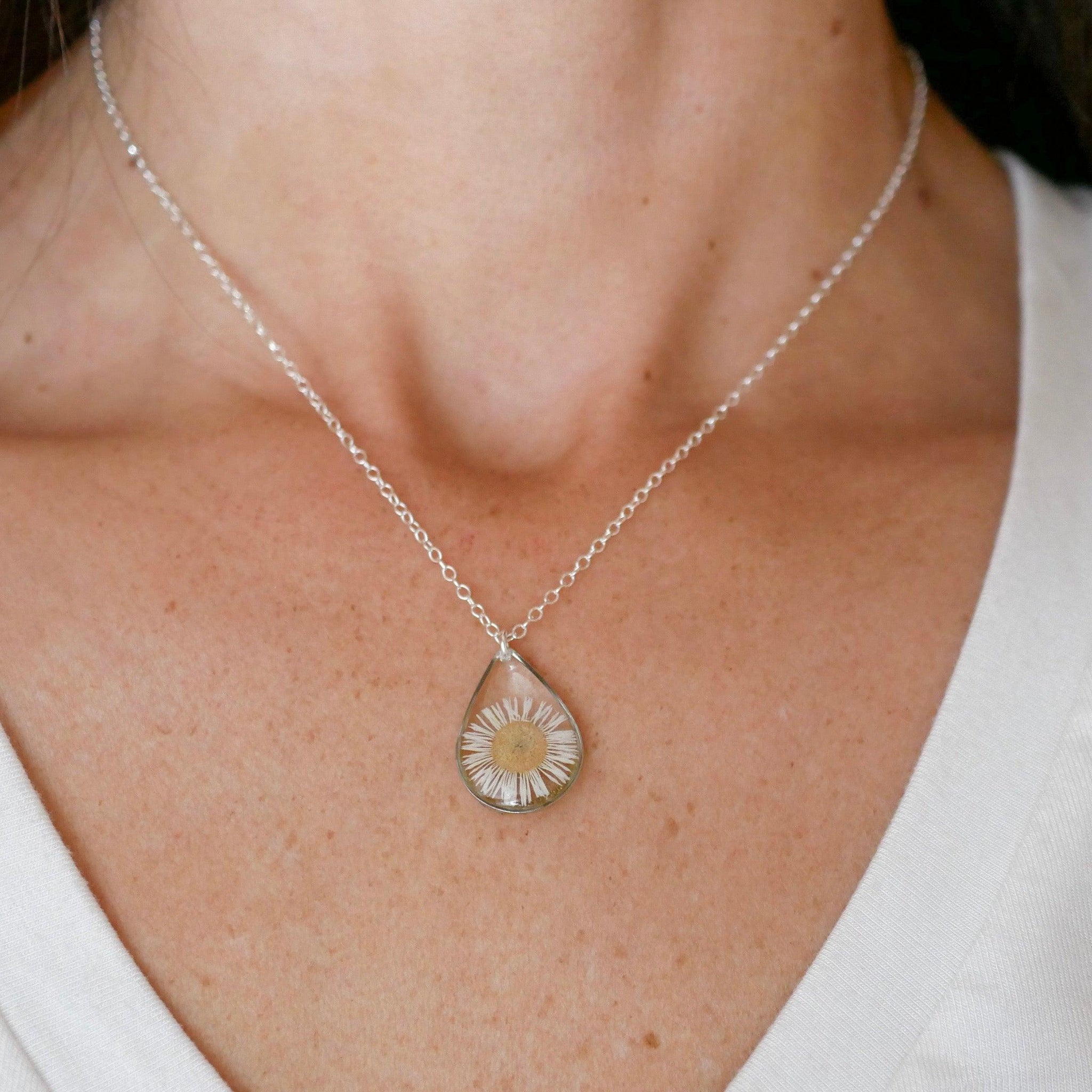 Red English Daisy Teardrop Necklace