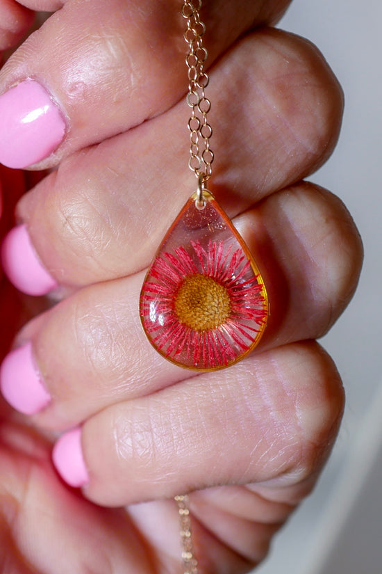Load image into Gallery viewer, Red English Daisy Teardrop Necklace
