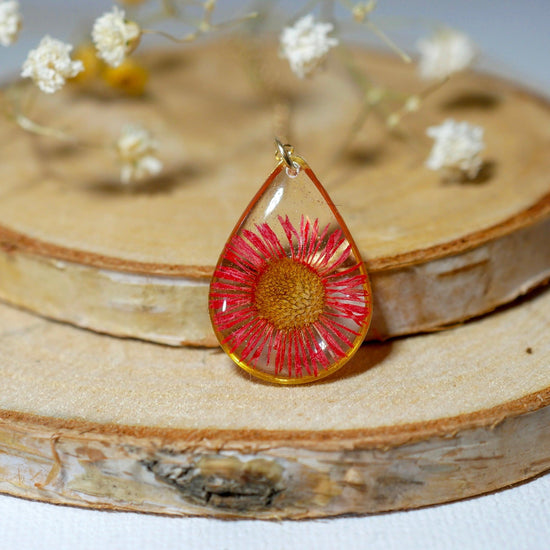 Red English Daisy Teardrop Necklace