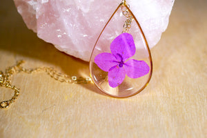 Purple Hydrangea Teardrop Necklace, Pressed flower jewelry, Preserved nature terrarium, Purple flower Necklace