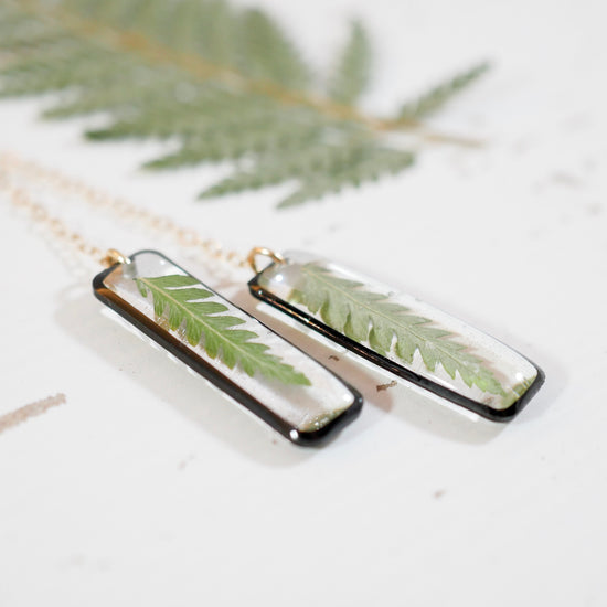 Load image into Gallery viewer, Fern lariat Necklace
