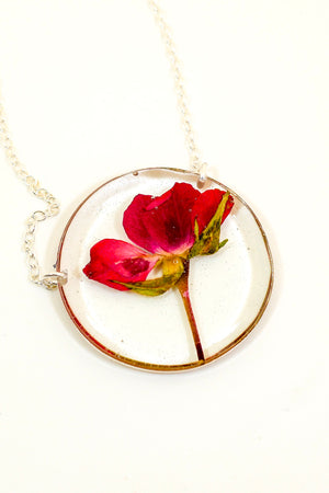 Amour Necklace - Pressed Rose Circle Necklace