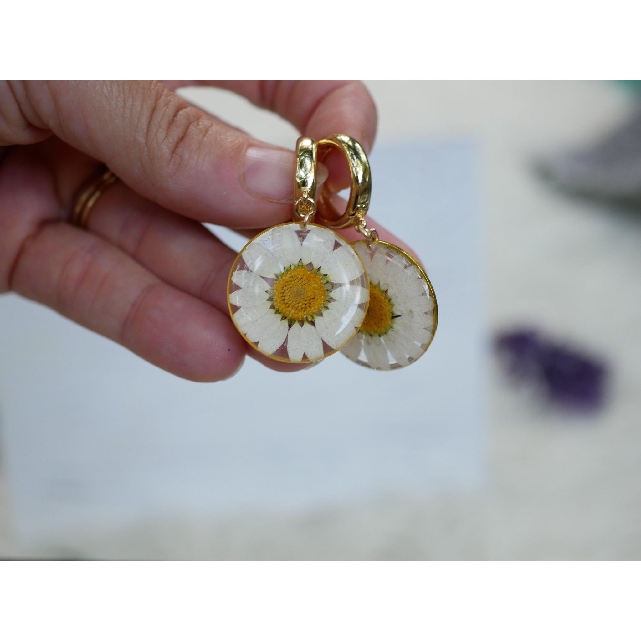 Daisy hoops