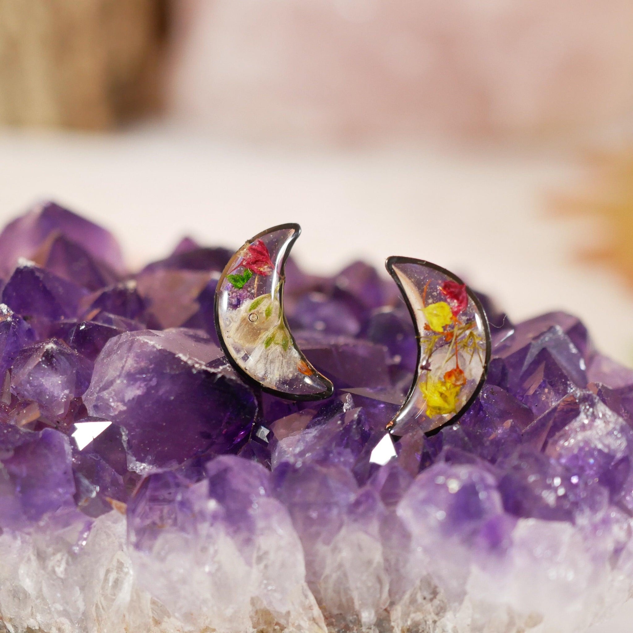 Moon studs