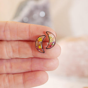 Moon studs