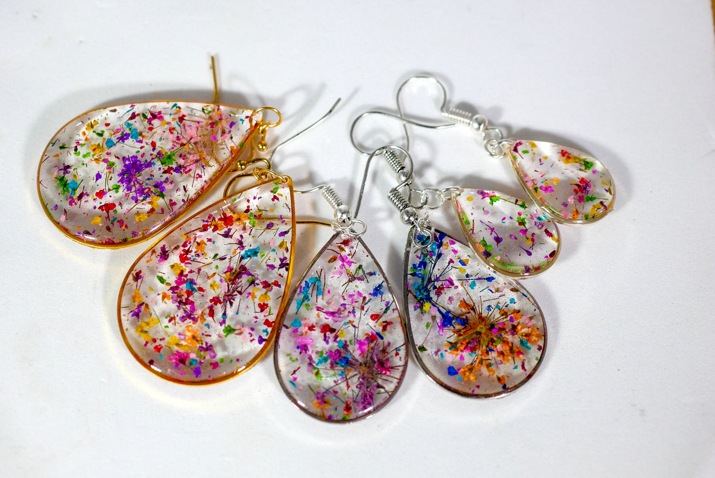 Load image into Gallery viewer, Large Flower Confetti Statement Earrings
