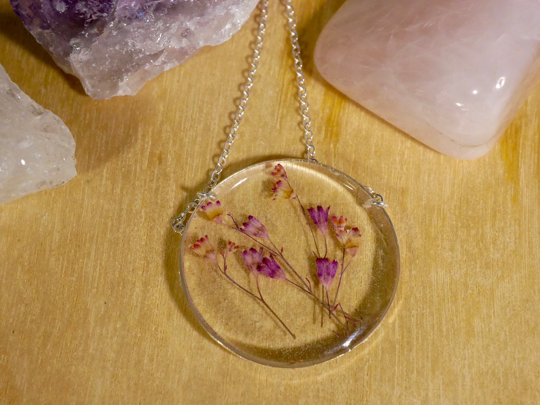 Coral bell round necklace