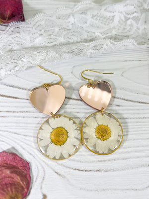 White daisy pink acrylic heart earrings