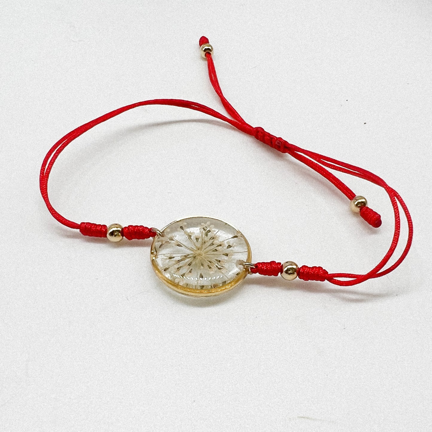 Load image into Gallery viewer, Pressed flower string bracelet
