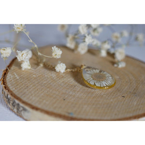 Tiny daisy Teardrop Necklace